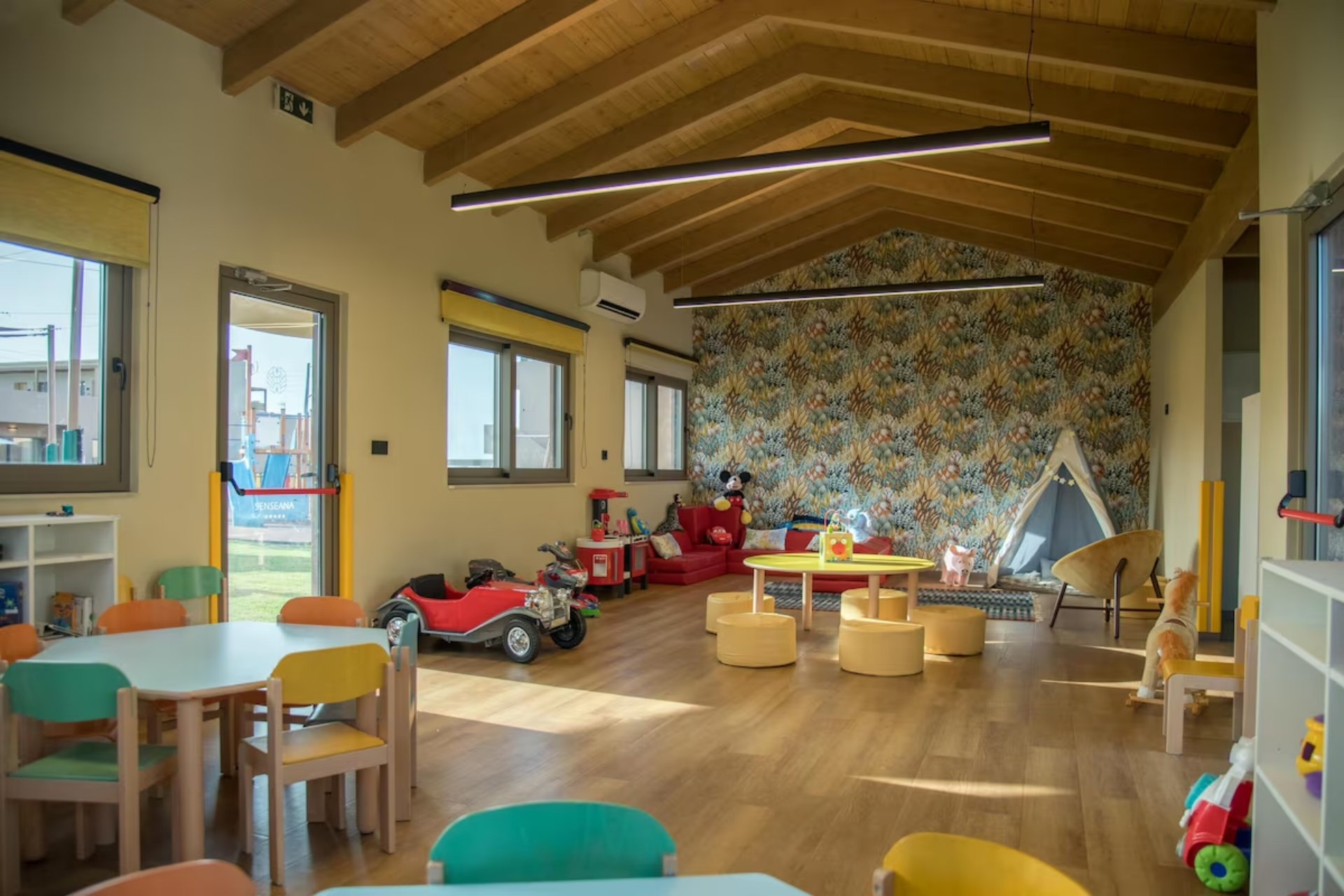 Senseana Seaside Hotel